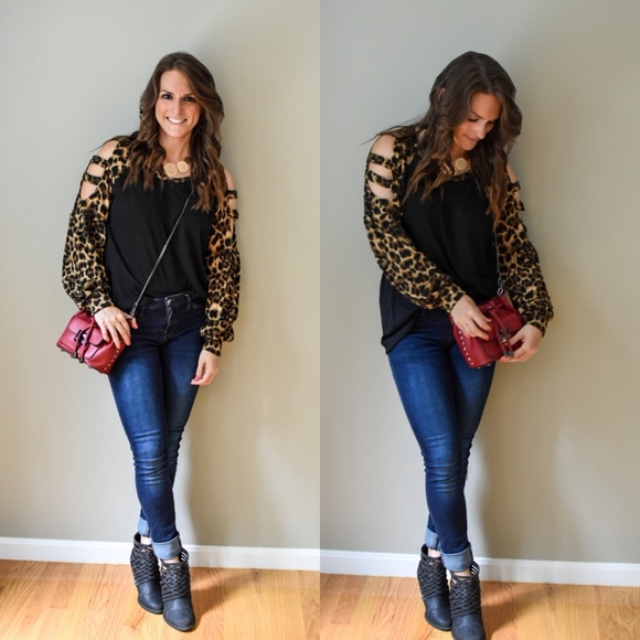 CUT OUT LEOPARD SLEEVE SOFT TOP in black - Picture 3 of 8